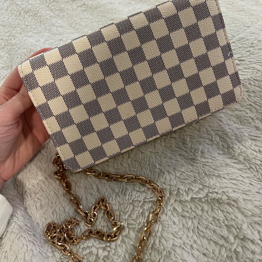 Purse - Picture 2 of 3